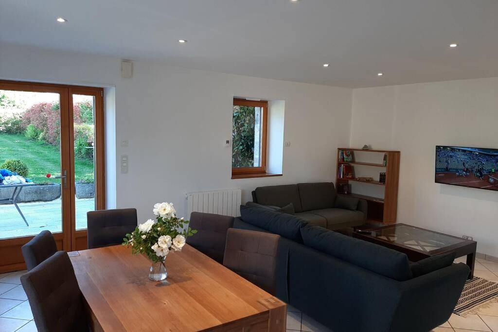 La Maison Bleue Saint-Sauveur-des-Landes Εξωτερικό φωτογραφία
