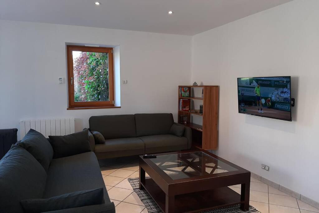 La Maison Bleue Saint-Sauveur-des-Landes Εξωτερικό φωτογραφία